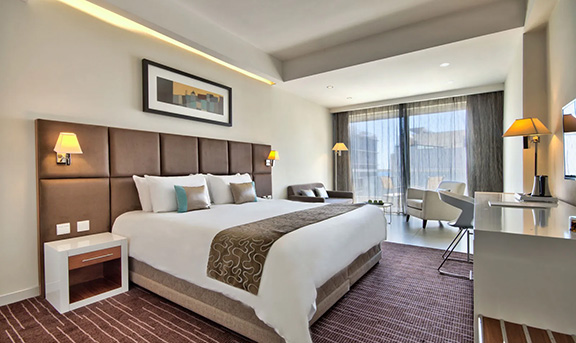 The George Urban Boutique Hotel 